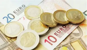 سعر اليورو اليوم الإثنين 9-5-2022 مقابل الجنيه في مصر