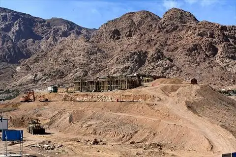 وزير الإسكان يتابع الموقف التنفيذى لمشروع تطوير موقع التجلى الأعظم بسانت كاترين