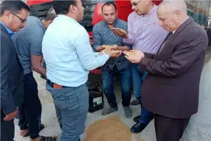 رئيس المركزية للمديريات بوزارة الزراعة يتفقد صوامع وادي النطرون