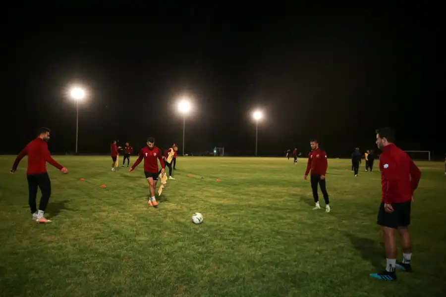 الأهلي يخوض مرانه الأول بالجزائر استعدادا لوفاق سطيف