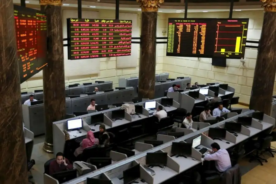 البورصة المصرية تخسر 1.6% الخميس 12 مايو 2022