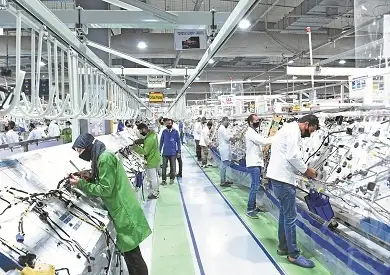 بعض المصانع تتجه لخفض الأسعار مع تراجع تكلفة استيراد المواد الخام