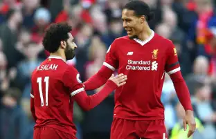 ليفربول يكشف موقف صلاح وفان دايك من خوض النهائي الأوروبي