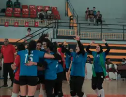 الأهلي يهزم الواك الغاني في افتتاحية مباريات بطولة إفريقيا للأندية لسيدات الكرة الطائرة