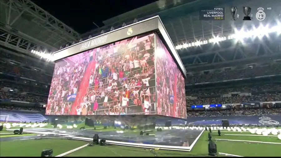 جماهير ريال مدريد تحتفل باللقب مع اللاعبين في سانتياجو برنابيو