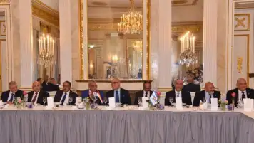 وزير الإسكان يؤكد أهمية توطين صناعات مياه الشرب والصرف فى السوق المصرية
