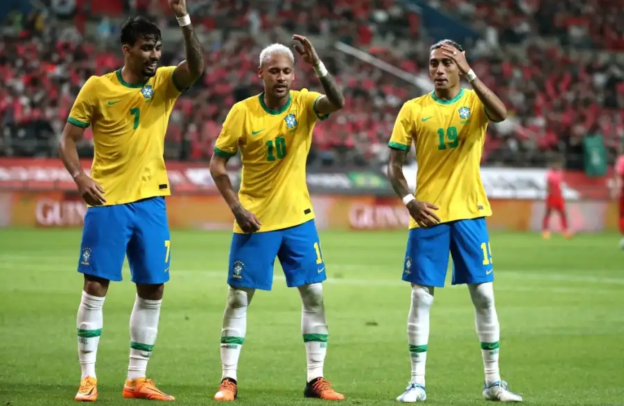 تيتي يوضح سبب تألق نيمار مع منتخب البرازيل أكثر من باريس سان جيرمان