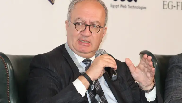 "إيفولف القابضة" تفاوض مؤسسات لإدارة صندوقين جديدين في المعادن النفيسة