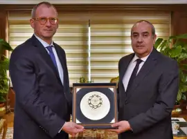 وزير الطيران يبحث مع سفير بولندا فى مصر تعزيز التعاون فى مجال النقل الجوى