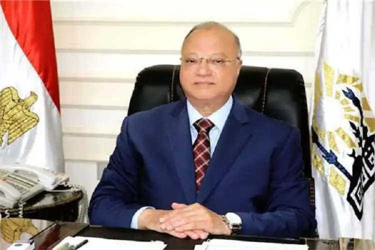 محافظ القاهرة يتفقد الغرفة التجارية بالمحافظة.. وبحث سبل التعاون لتقنين أوضاع الباعة الجائلين وتوفير السلع