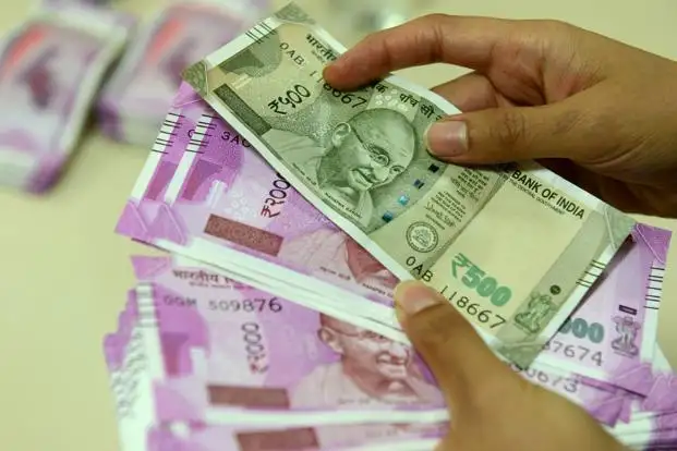 "فيتش" تعدل النظرة المستقبلية لاقتصاد الهند من سلبية إلى مستقرة