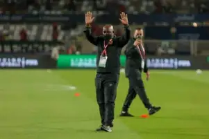 موسيماني يودع الأهلي: الرحلة ستبقى في قلبي وأتمنى أن نجتمع مجددا