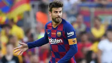 رئيس برشلونة يدعم بيكيه