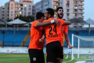 ثنائي هجومي في تشكيل فاركو أمام سيراميكا كيلوباترا