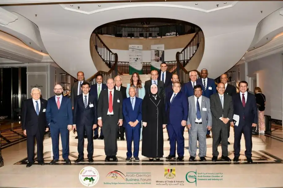 وزيرة التجارة والصناعة تستعرض مع رؤساء غرف التجارة العربية خطط الحكومة المصرية لمواجهة الأزمات الاقتصادية العالمية