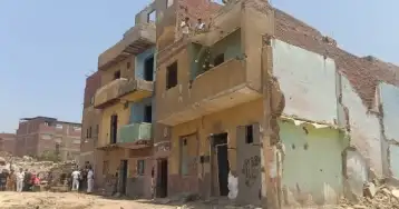 نائب محافظ القاهرة: إخلاء 9 عقارات من 41 عقارا ذات خطورة داهمة بمحيط الجبخانة بمصر القديمة
