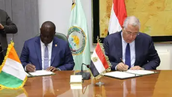 وزير الزراعة ونظيره الإيفواري يعقدان جلسة مباحثات مشتركة لتعزيز التعاون المشترك بين البلدين