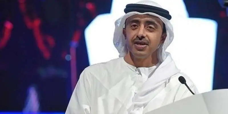 وزيرا خارجية الإمارات واليونان يبحثان سبل تعزيز التعاون الثنائي