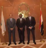 سفير ناميبيا يزور غرفة القاهرة لبحث سبل زيادة التبادل التجاري والاستثماري