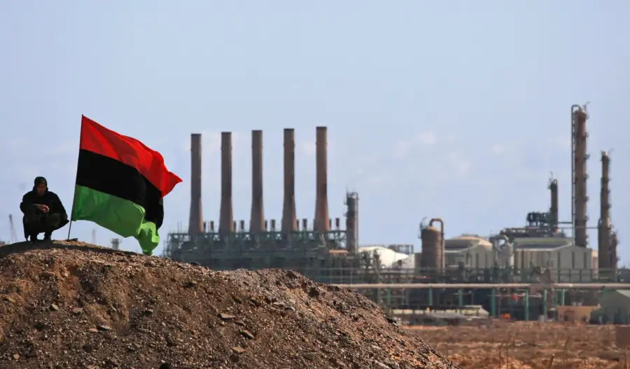 تراجع صادرات النفط الليبية بشكل حاد بعد إغلاق اثنين من أكبر موانئ البلاد