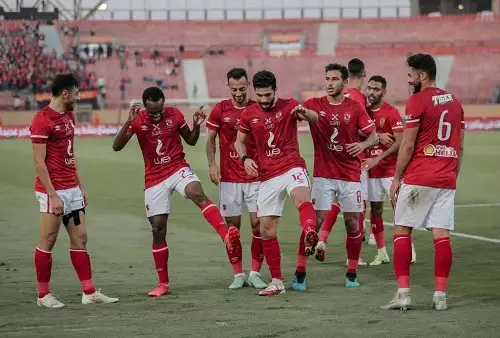 الليلة.. الأهلي يبدأ حقبة سواريس بمواجهة بتروجيت في نصف نهائي الكأس