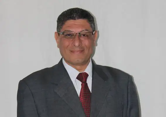 نقيب السياحيين يبحث مشروع إنشاء نادي للسياحيين ومركز تدريب الغطس بالبحر الأحمر