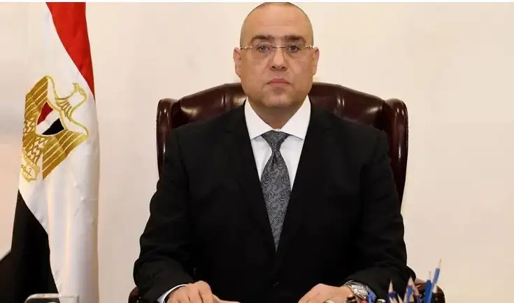 وزير الإسكان يتابع الموقف التنفيذي للمشروعات المختلفة بالعاصمة الإدارية الجديدة