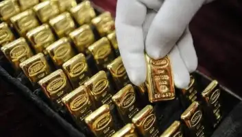 أسعار الذهب العالمية تتراجع إلي 1806 دولار للأوقية مع ارتفاع الدولار الأمريكي