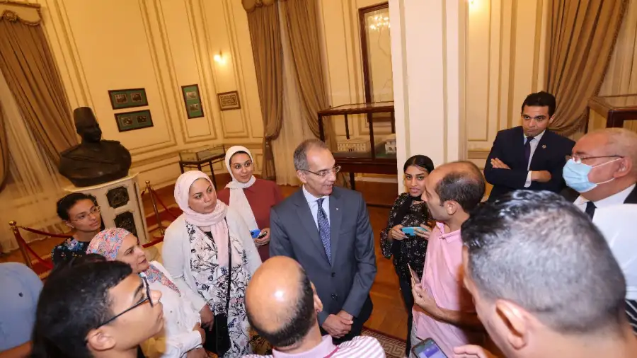 وزير الاتصالات يتفقد مركز إبداع مصر الرقمية بقصر السلطان حسين كامل ومتحف البريد