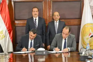 شعراوي يشهد توقيع عقد تقديم خدمات الجمع المنزلي بأحياء شرق وغرب شبين الكوم