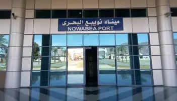 تداول 1055 طن بضائع عامة و121 شاحنة بميناء نويبع البحري