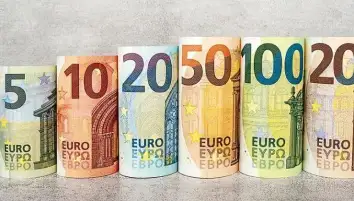 سعر اليورو اليوم الثلاثاء 12-7-2022 مقابل الجنيه في مصر