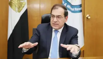 وزير البترول: تقديم خدمات السحب النقدي في 2231 محطة وقود تابعة للتعاون ومصر للبترول