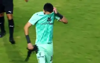 حارس الاتحاد يعلن اعتزاله كرة القدم بعد أحداث مباراة سيراميكا