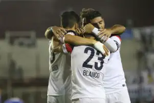 جودوي كروز يعمق جراح لانوس و يستعيد صدارة الدوري الأرجنتيني