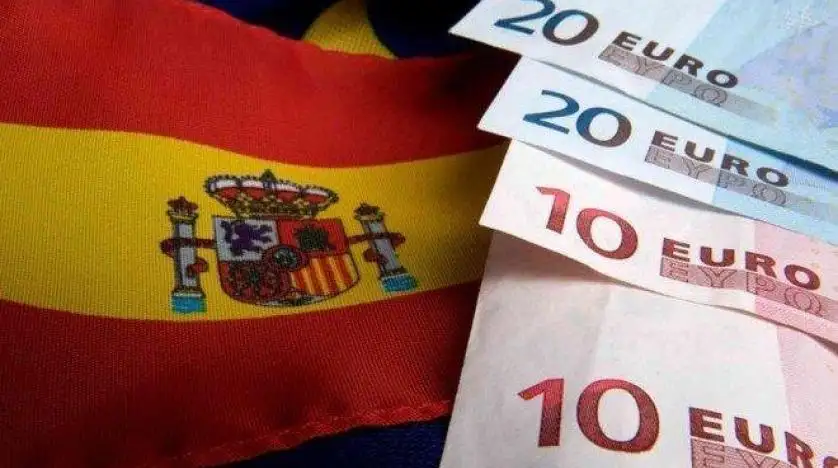 إسبانيا تدرس فرض ضريبة بنسبة 5% على الرسوم المصرفية