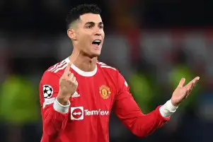 تين هاج يؤكد بقاء رونالدو مع مانشستر يونايتد