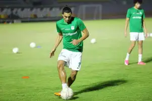 مرعي يقود هجوم المصري أمام الاتحاد بالدوري