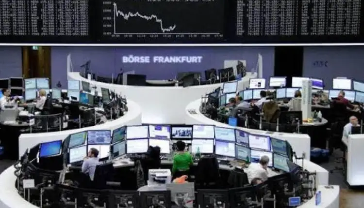 مؤشرات الأسهم الأمريكية تغلق الإثنين متراجعة مع تجدد المخاوف حيال النمو الاقتصادي