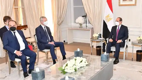 السيسي يبحث مع وزير الاقتصاد الفرنسي تعزيز نشاط المشروعات التنموية والاستثمارات