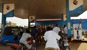 السودان يرفع سعر البنزين إلى 760 جنيها للتر.. والديزل 17%