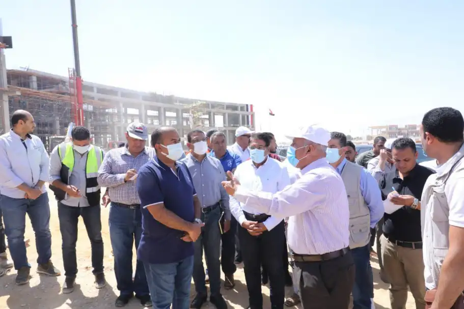 وزير النقل يوجه بسرعة البدء في أعمال الأرصفة وكوبري المسار لمشروع القطار السريع