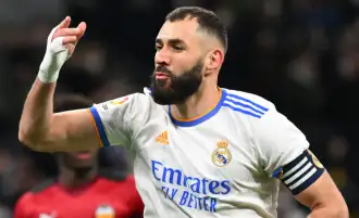 بنزيما يغيب عن ريال مدريد أمام برشلونة في الكلاسيكو الودي