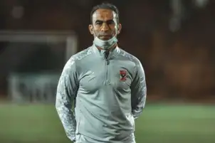 عبد الحفيظ يجتمع بلاعبي الأهلي