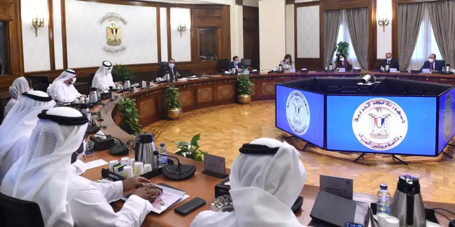 رئيس الوزراء يناقش مع وزير الصناعة الإماراتي عددا من الفرص الاستثمارية بين البلدين
