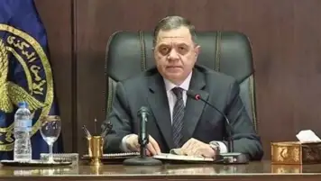 وزير الداخلية يعتمد الحركة العامة لتنقلات وترقيات ضباط الشرطة