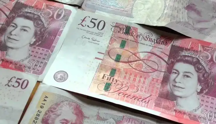 سعر الجنيه الإسترليني اليوم الأربعاء 27-7-2022 مقابل الجنيه