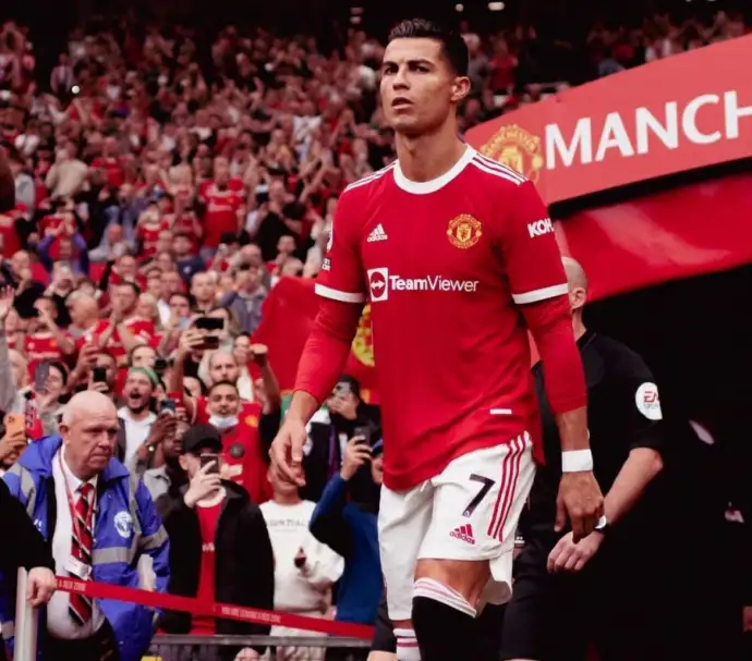 مشجعون لفريق أتلتيكو مدريد يرفضون التعاقد مع رونالدو
