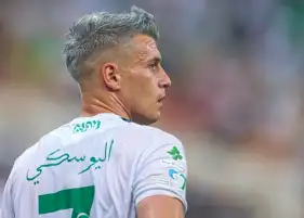 «الراتب» يؤجل رحيل أليوسكي عن أهلي جدة