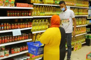 الداخلية تواصل توفير السلع للجمهور بأسعار مخفضة